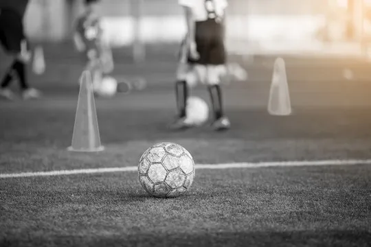 激烈的篮球比赛瞬间